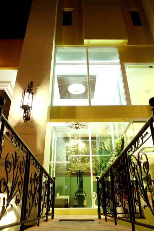 מה סאי Chour Palace Hotel מראה חיצוני תמונה